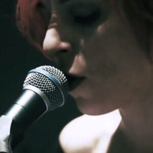 Capture d'écran d'une session acoustique de Cyryel sur la chanson Tout de Toi