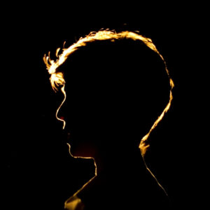 Capture d'écran du teaser de la pièce de théâtre "James"