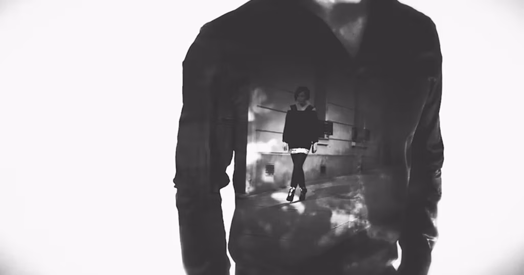Capture d'écran du clip de la chanson "Entre Toi Et Moi" de Cyryel