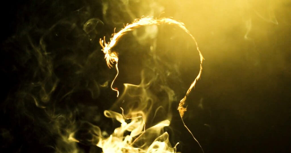 Capture d'écran du teaser pour une pièce de théâtre intitulé "James"