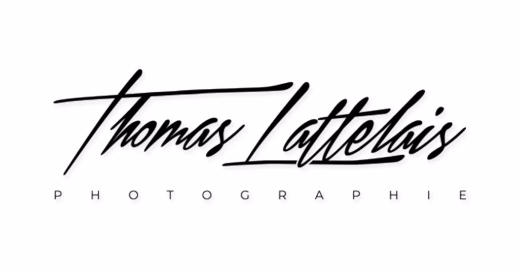 Signature graphique du photographe Thomas Lattelais