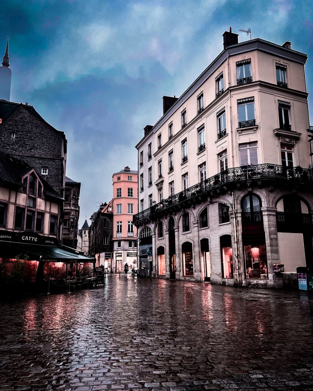 Instagram post from cookizz. This post is in position 8.